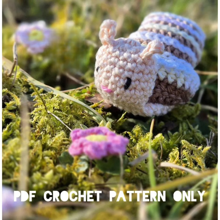 Little SNAIL goes back into his shell Crochet PATTERN