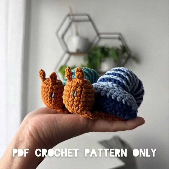 Little SNAIL goes back into his shell Crochet PATTERN